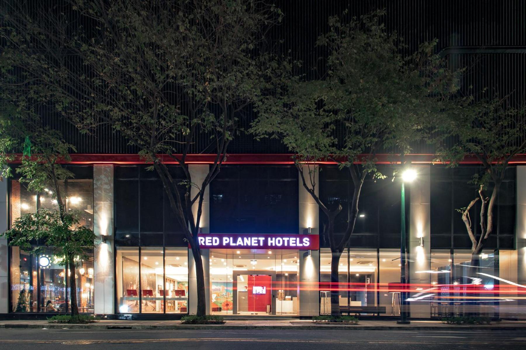 Red Planet Bgc The Fort Taguig Exterior photo